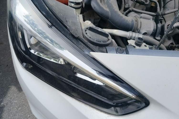 Used Buick Excelle 2018 15N CVT Elite Edition Right Front Headlight