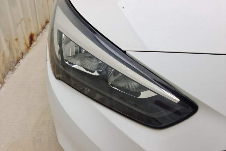 Used Buick Excelle 2018 15N CVT Elite Edition Right Front Headlight