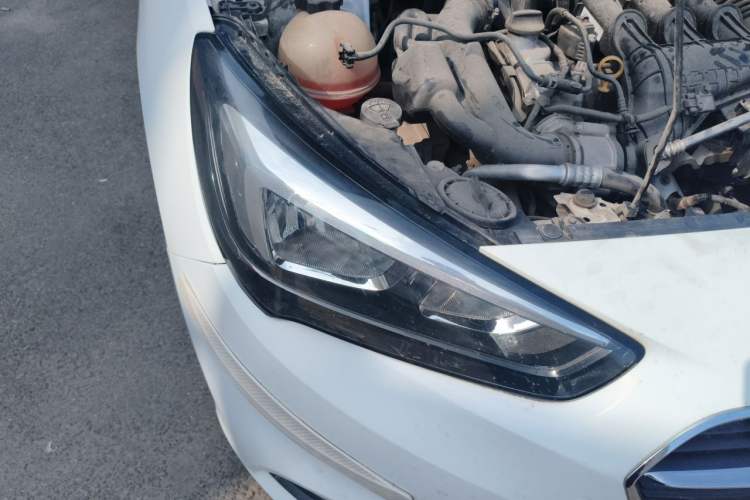 Used Buick Excelle 2018 15N CVT Elite Edition Right Front Headlight