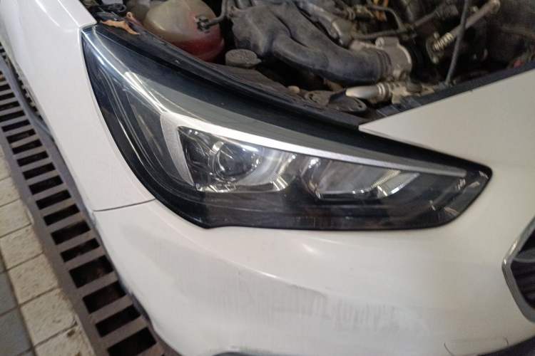 Used Buick Excelle 2018 15N CVT Elite Edition Right Front Headlight