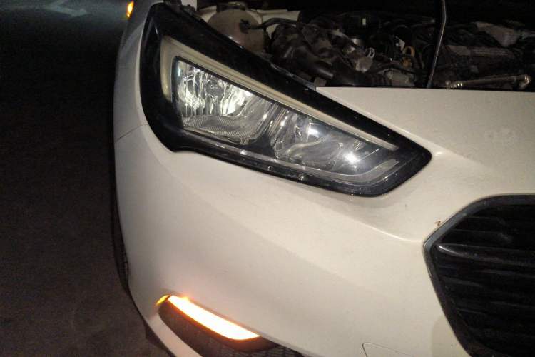 Used Buick Excelle 2018 15N CVT Luxury Version Right Front Headlight