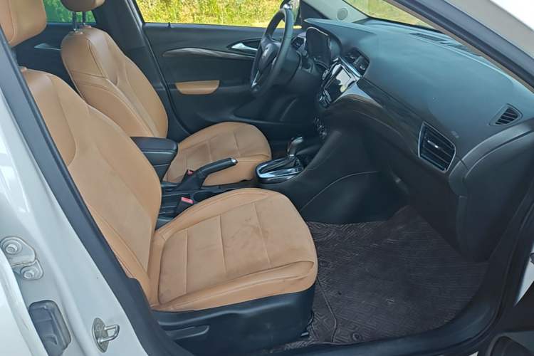 Used Buick Excelle 2018 15N CVT Luxury Version Right Front Seat