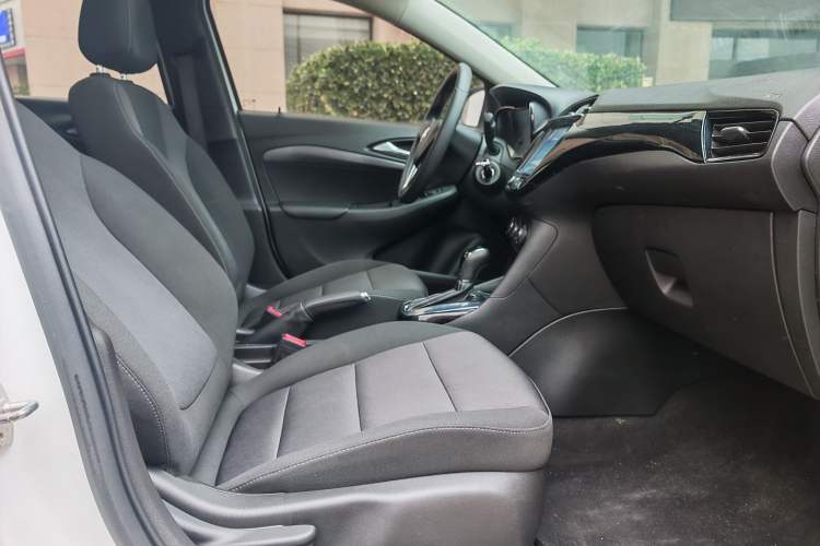 Used Buick Excelle 2018 15N CVT Elite Edition Right Front Seat