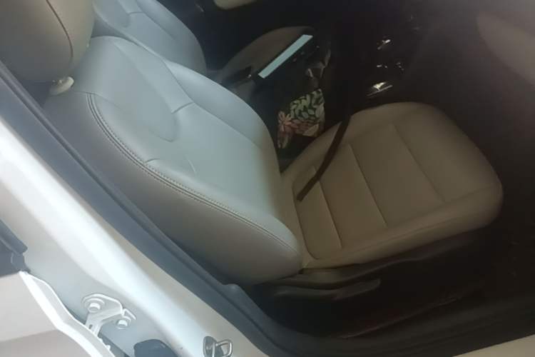 Used Buick Excelle 2018 15N CVT Elite Edition Right Front Seat