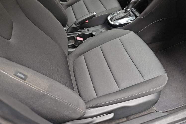 Used Buick Excelle 2018 15N CVT Elite Edition Right Front Seat