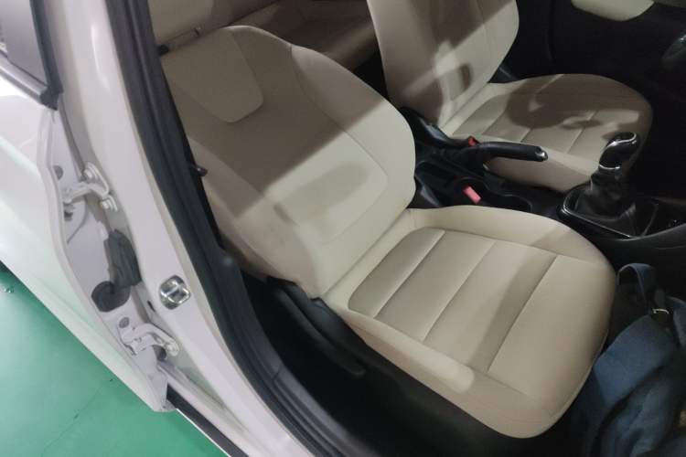 Used Buick Excelle 2018 15N Manual Elite Version Right Front Seat