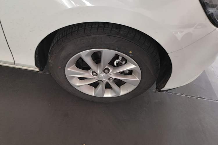 Used Buick Excelle 2018 15N CVT Luxury Version Right Front Wheel Hub