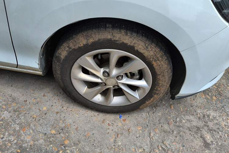 Used Buick Excelle 2018 15N CVT Luxury Version Right Front Wheel Hub