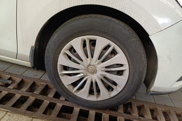 Used Buick Excelle 2018 15N CVT Elite Edition Right Front Wheel Hub