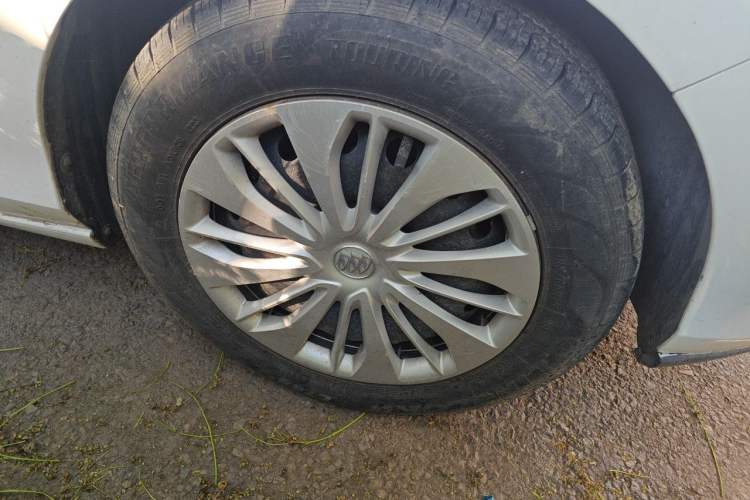 Used Buick Excelle 2018 15N Manual Elite Version Right Front Wheel Hub