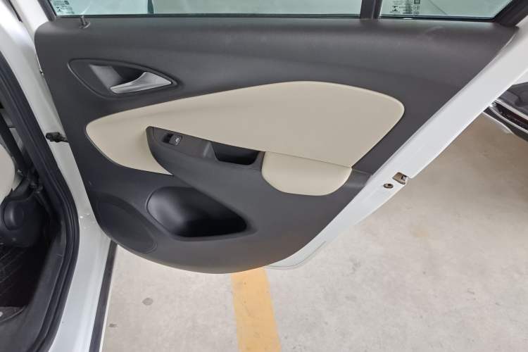 Used Buick Excelle 2018 15N Manual Elite Version Right Rear Door Interior