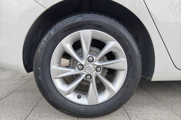 Used Buick Excelle 2018 15N CVT Luxury Version Right Rear Wheel Hub