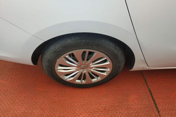 Used Buick Excelle 2018 15N Manual Elite Version Right Rear Wheel Hub