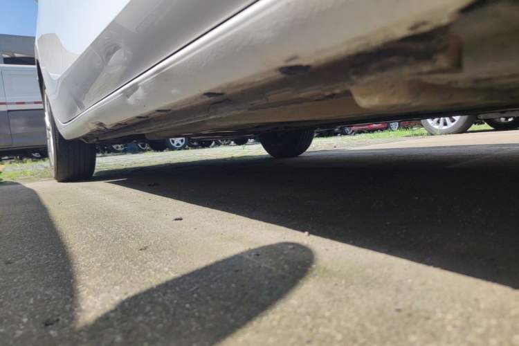 Used Buick Excelle 2018 15N CVT Elite Edition Right Side Sill