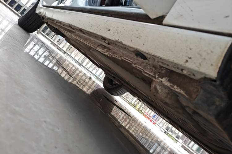 Used Buick Excelle 2018 15N CVT Elite Edition Right Side Sill