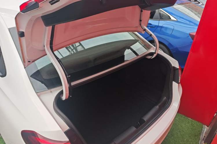Used Buick Excelle 2018 15N CVT Elite Edition Trunk