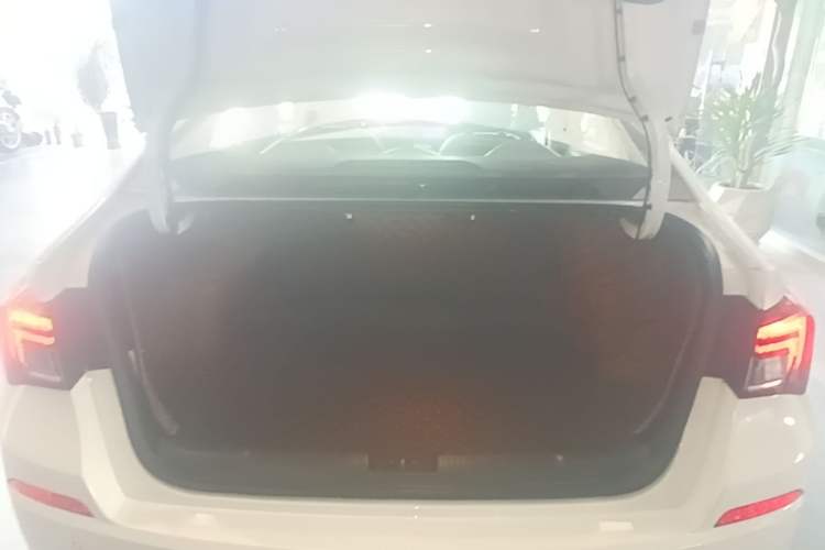 Used Buick Excelle 2018 15N CVT Elite Edition Trunk