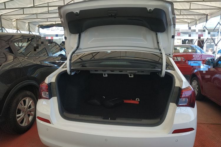 Used Buick Excelle 2018 15N Manual Elite Version Trunk