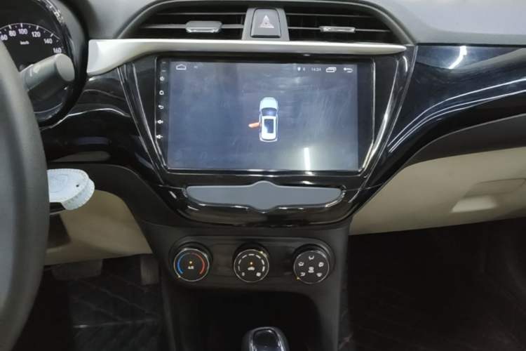 Used Buick Excelle 2018 15N CVT Elite Edition Audio And AC Panel