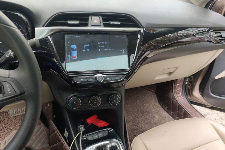 Used Buick Excelle 2018 15N CVT Elite Edition Audio And AC Panel