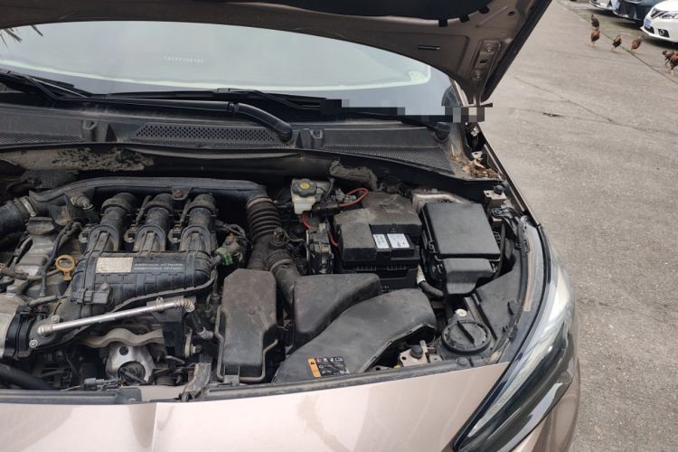Used Buick Excelle 2018 15N CVT Elite Edition Engine Bay Left
