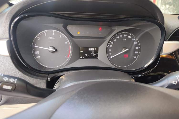 Used Buick Excelle 2018 15N CVT Elite Edition Odometer Close Up