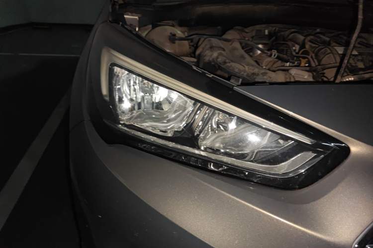 Used Buick Excelle 2018 15N CVT Luxury Version Right Front Headlight