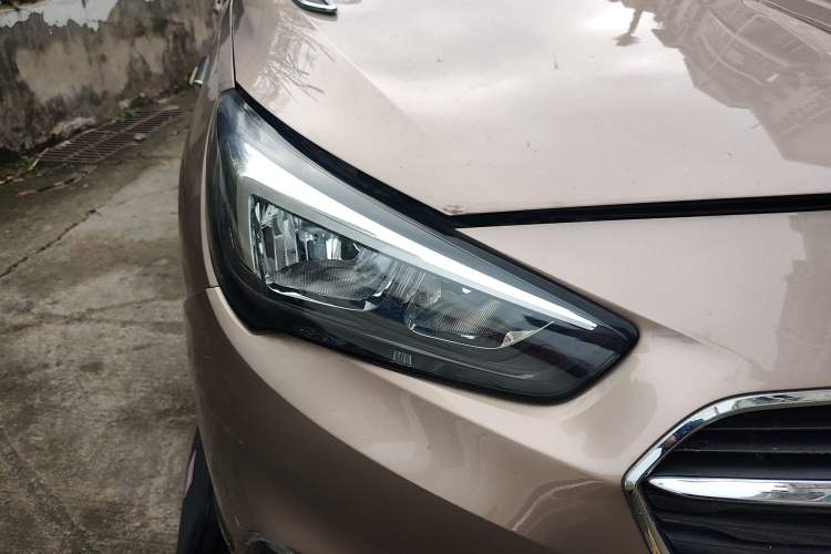Used Buick Excelle 2018 15N CVT Elite Edition Right Front Headlight