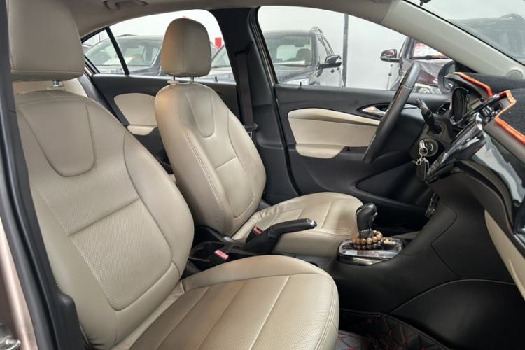 Used Buick Excelle 2018 15N CVT Elite Edition Right Front Seat