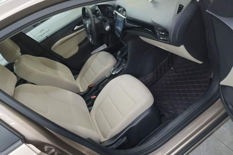 Used Buick Excelle 2018 15N CVT Elite Edition Right Front Seat