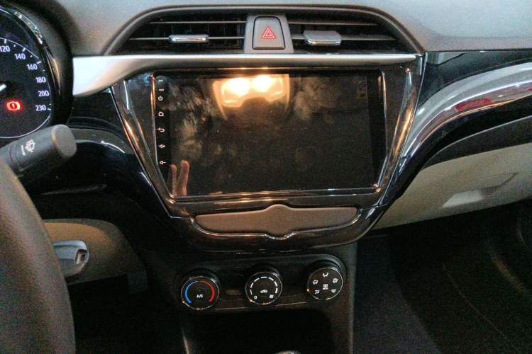 Used Buick Excelle 2020 15N CVT Elite Edition Audio And AC Panel