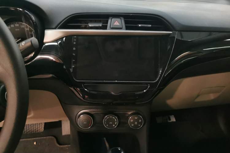 Used Buick Excelle 2020 15N CVT Elite Edition Audio And AC Panel