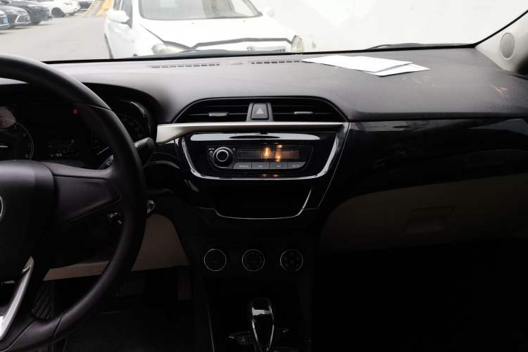 Used Buick Excelle 2020 15N CVT Elite Edition Audio And AC Panel