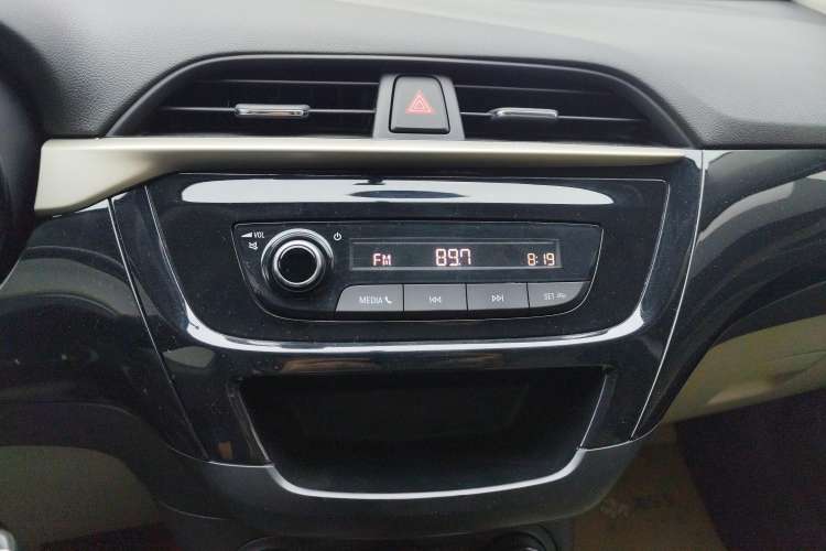 Used Buick Excelle 2020 15N CVT Elite Edition Audio And AC Panel