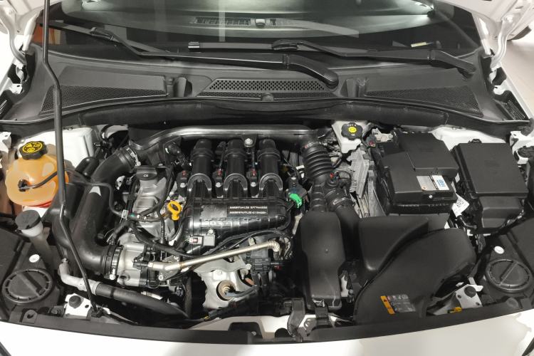 Used Buick Excelle 2020 15N CVT Elite Edition Engine Bay
