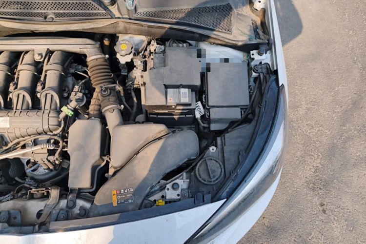 Used Buick Excelle 2020 15N CVT Elite Edition Engine Bay Left