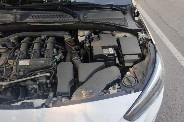 Used Buick Excelle 2020 15N CVT Elite Edition Engine Bay Left
