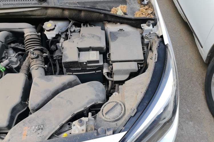 Used Buick Excelle 2020 15N CVT Elite Edition Engine Bay Left