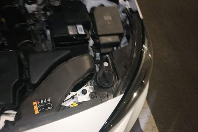 Used Buick Excelle 2020 15N CVT Elite Edition Engine Bay Left