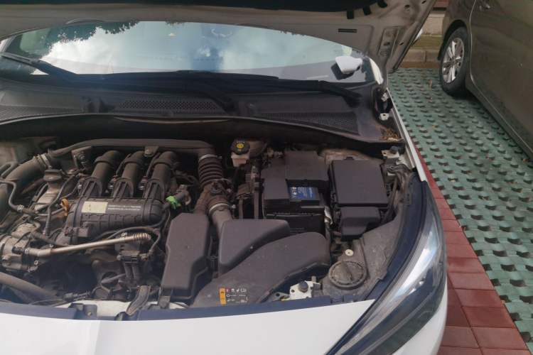 Used Buick Excelle 2020 15N CVT Elite Edition Engine Bay Left