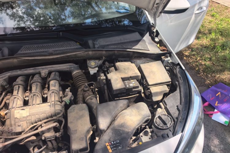 Used Buick Excelle 2020 15N CVT Elite Edition Engine Bay Left