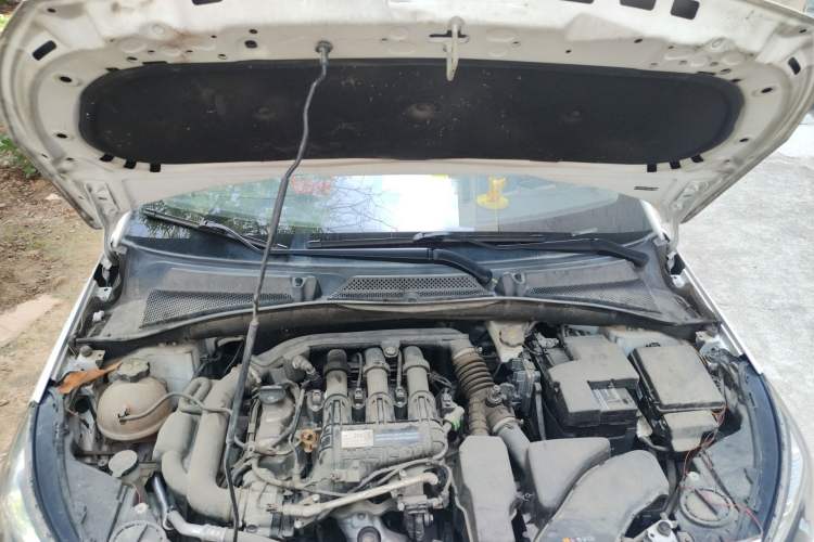 Used Buick Excelle 2020 15N CVT Elite Edition Engine Bay