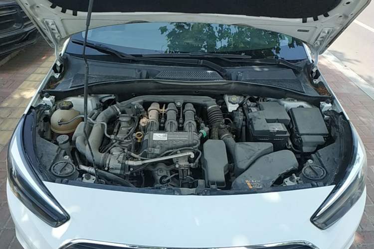 Used Buick Excelle 2020 15N CVT Elite Edition Engine Bay