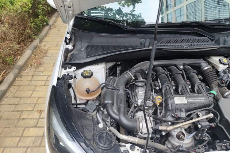 Used Buick Excelle 2020 15N CVT Elite Edition Engine Bay Right