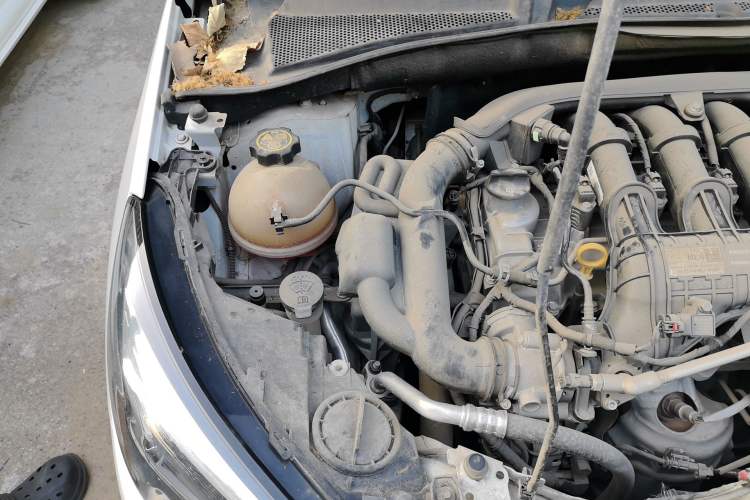Used Buick Excelle 2020 15N CVT Elite Edition Engine Bay Right