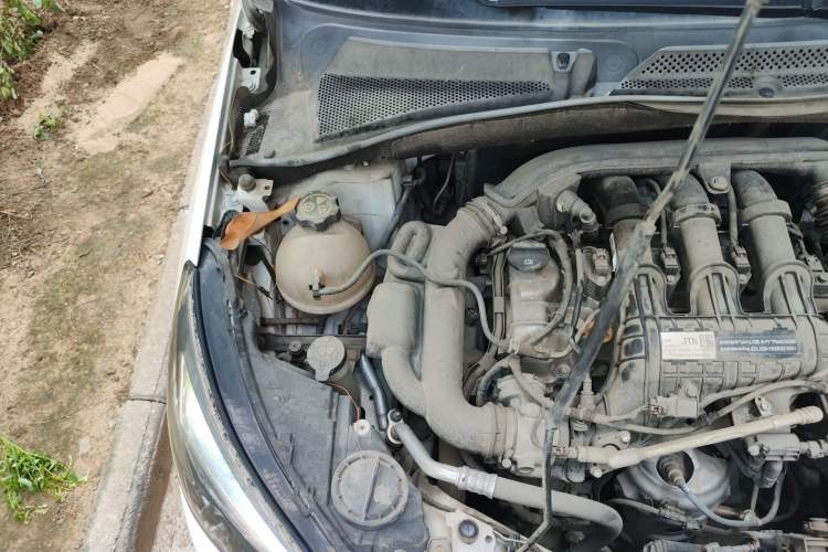 Used Buick Excelle 2020 15N CVT Elite Edition Engine Bay Right