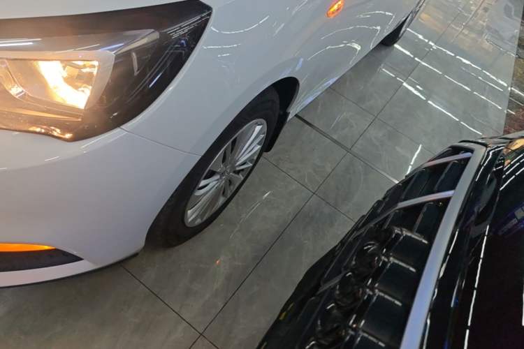 Used Buick Excelle 2020 15N CVT Elite Edition Exterior 4