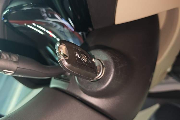 Used Buick Excelle 2020 15N CVT Elite Edition Interior 1