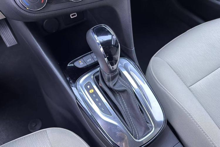 Used Buick Excelle 2020 15N CVT Elite Edition Interior 2