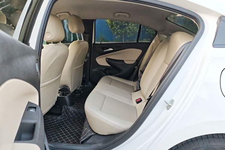 Used Buick Excelle 2020 15N CVT Elite Edition Interior 3